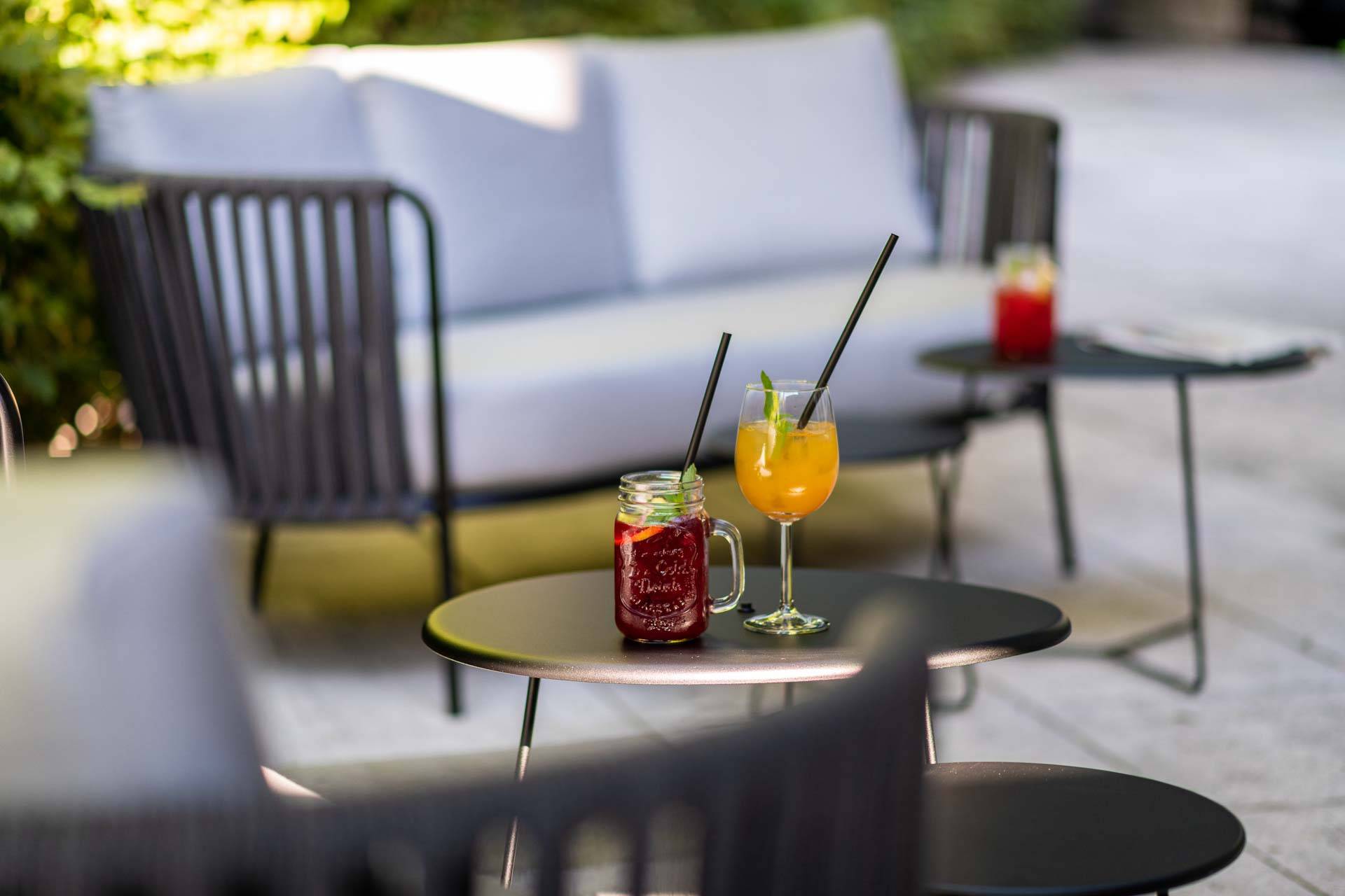 Drinks auf der Terrasse