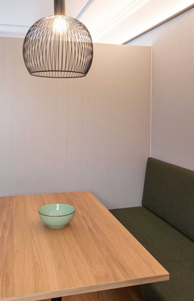 Modernes Zimmer der Familien Suite im Hotel